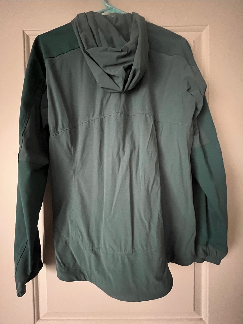 Outdoor Research Women’s Green Hooded Softshell Jacket - Picture 2 of 6
